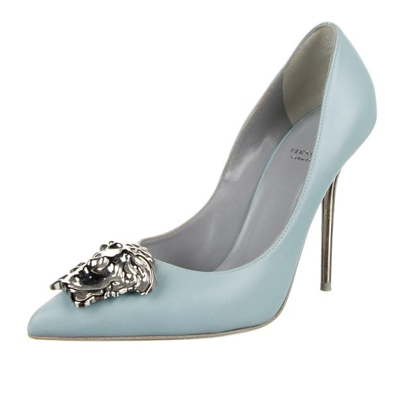 Beautiful shoes - Picture 1 of 4